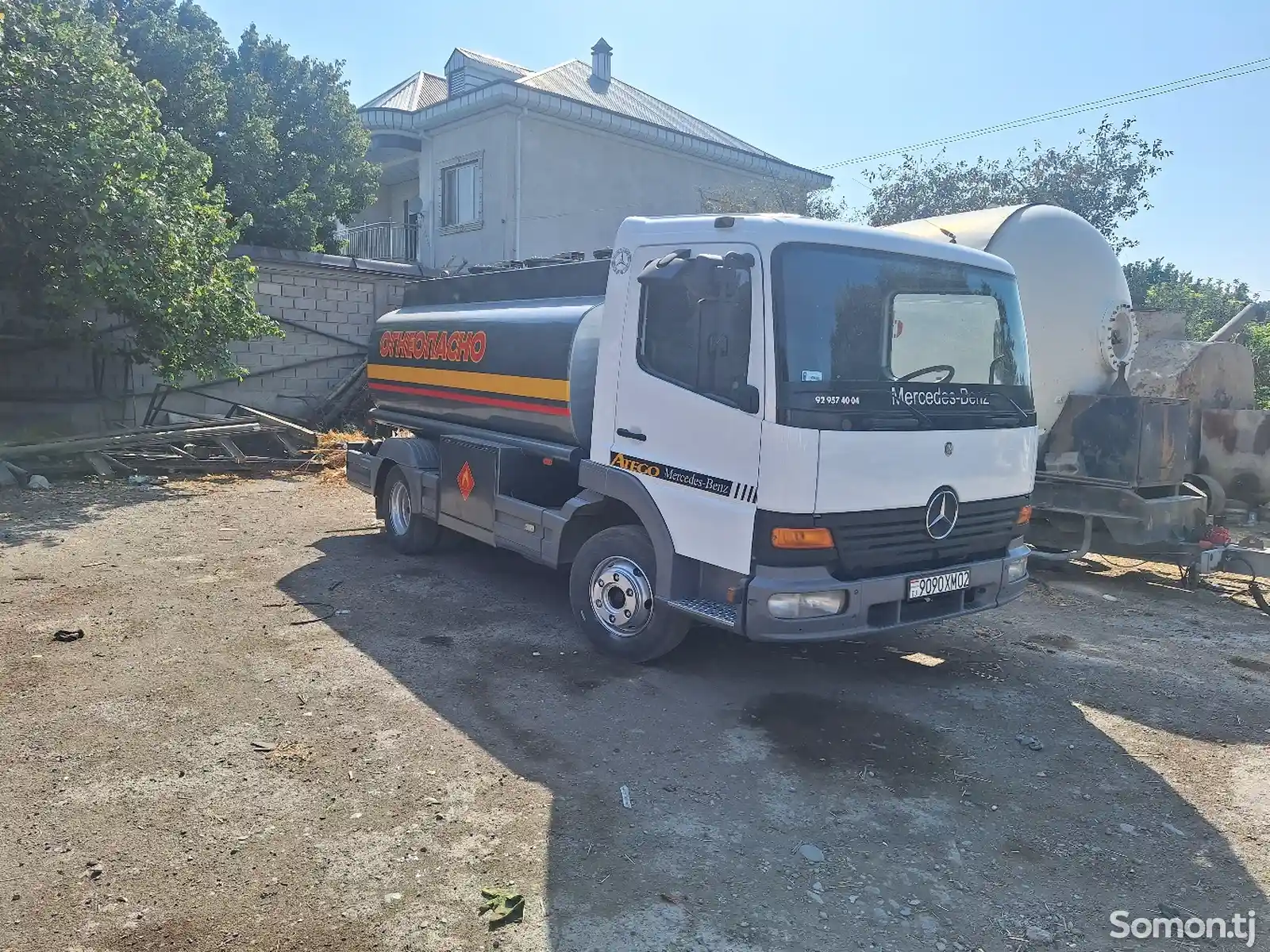 Автоцистерна Mersedes bens atego-2