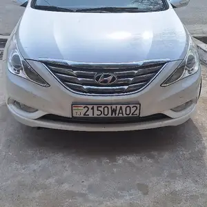 Hyundai Sonata, 2010