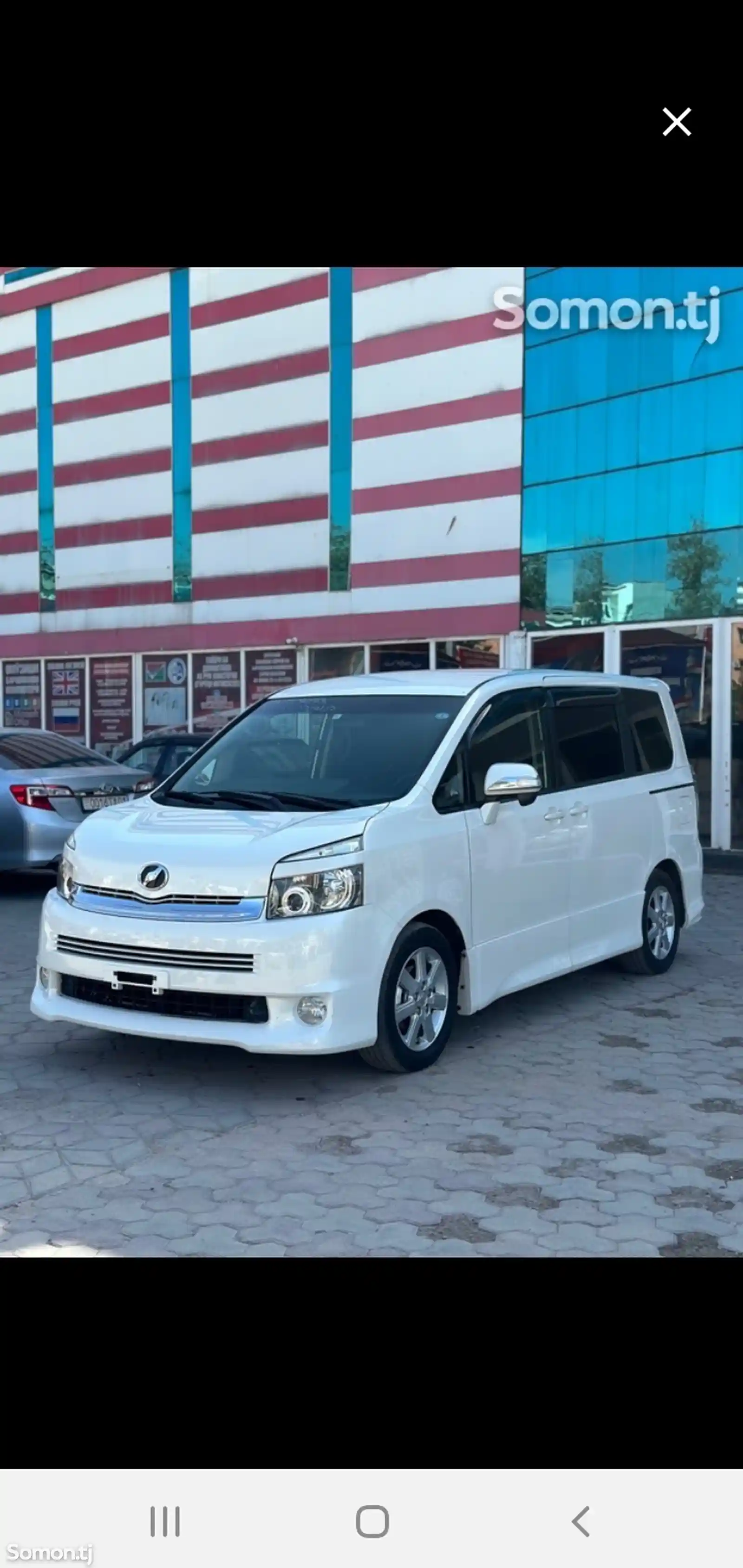 Toyota Voxy, 2010-2