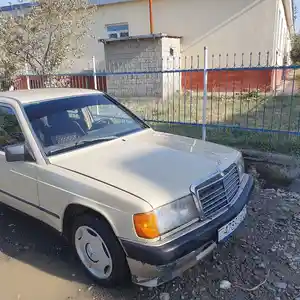 Mercedes-Benz W124, 1986