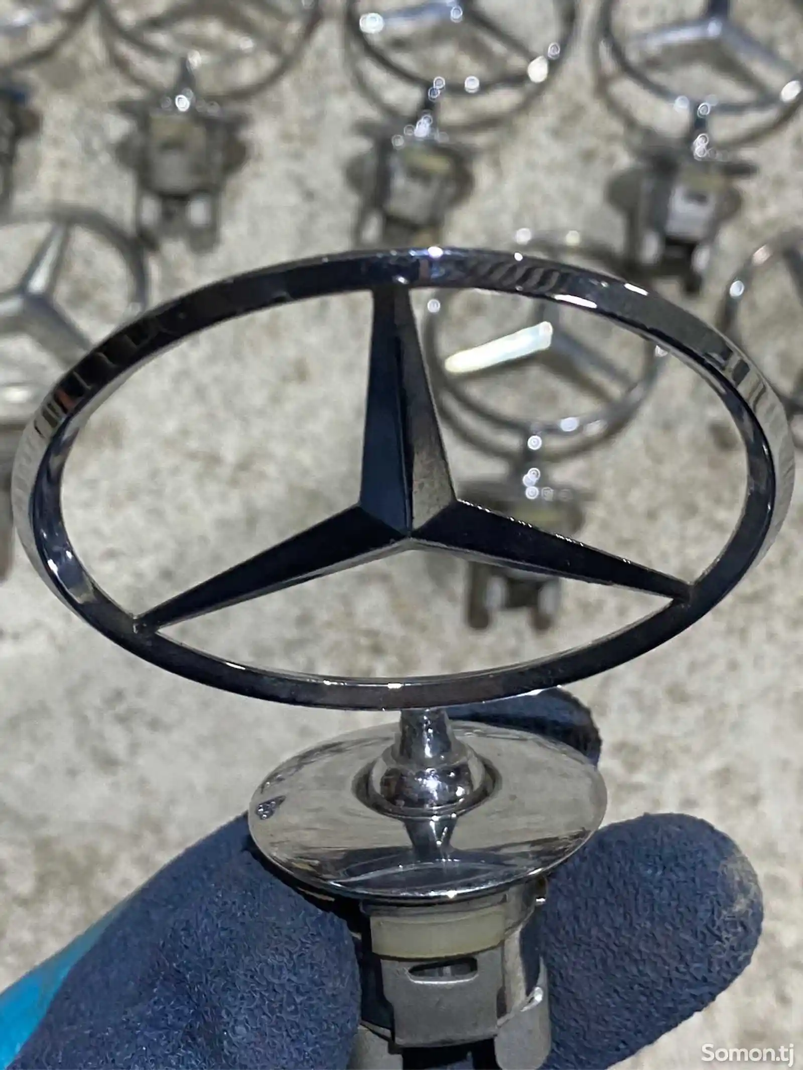Знак для капота от Mercedes-Benz-5