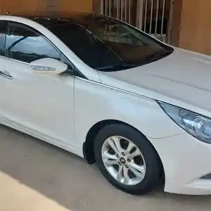 Hyundai Sonata, 2010