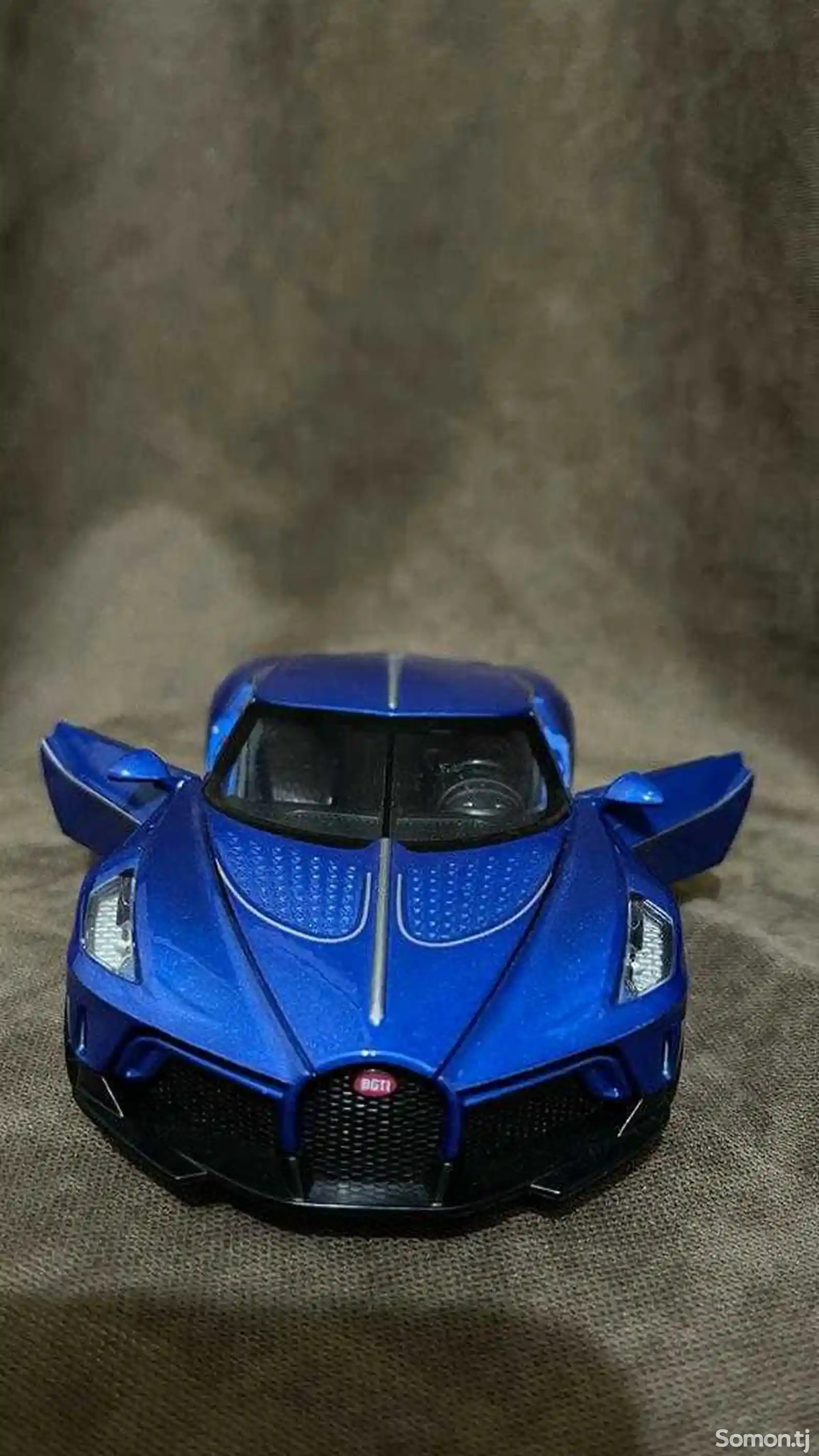 Машинка металлическая Bugatti-2