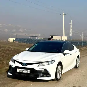 Toyota Camry, 2018