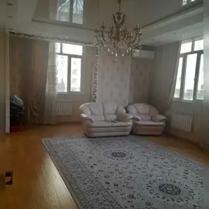 2-комн. квартира, 2 этаж, 72м², Дом Печати