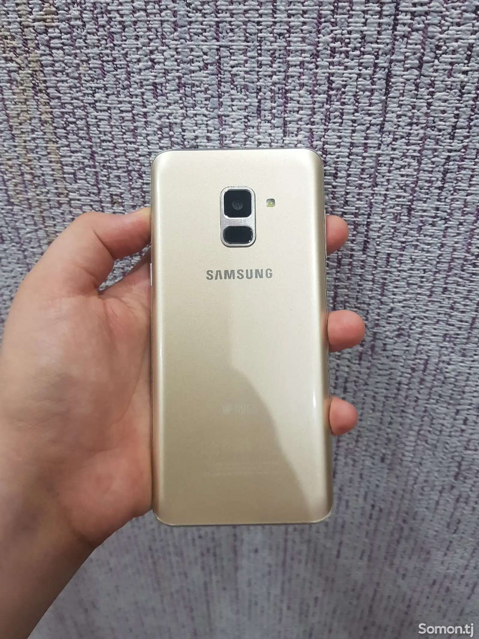 Samsung Galaxy A8-1