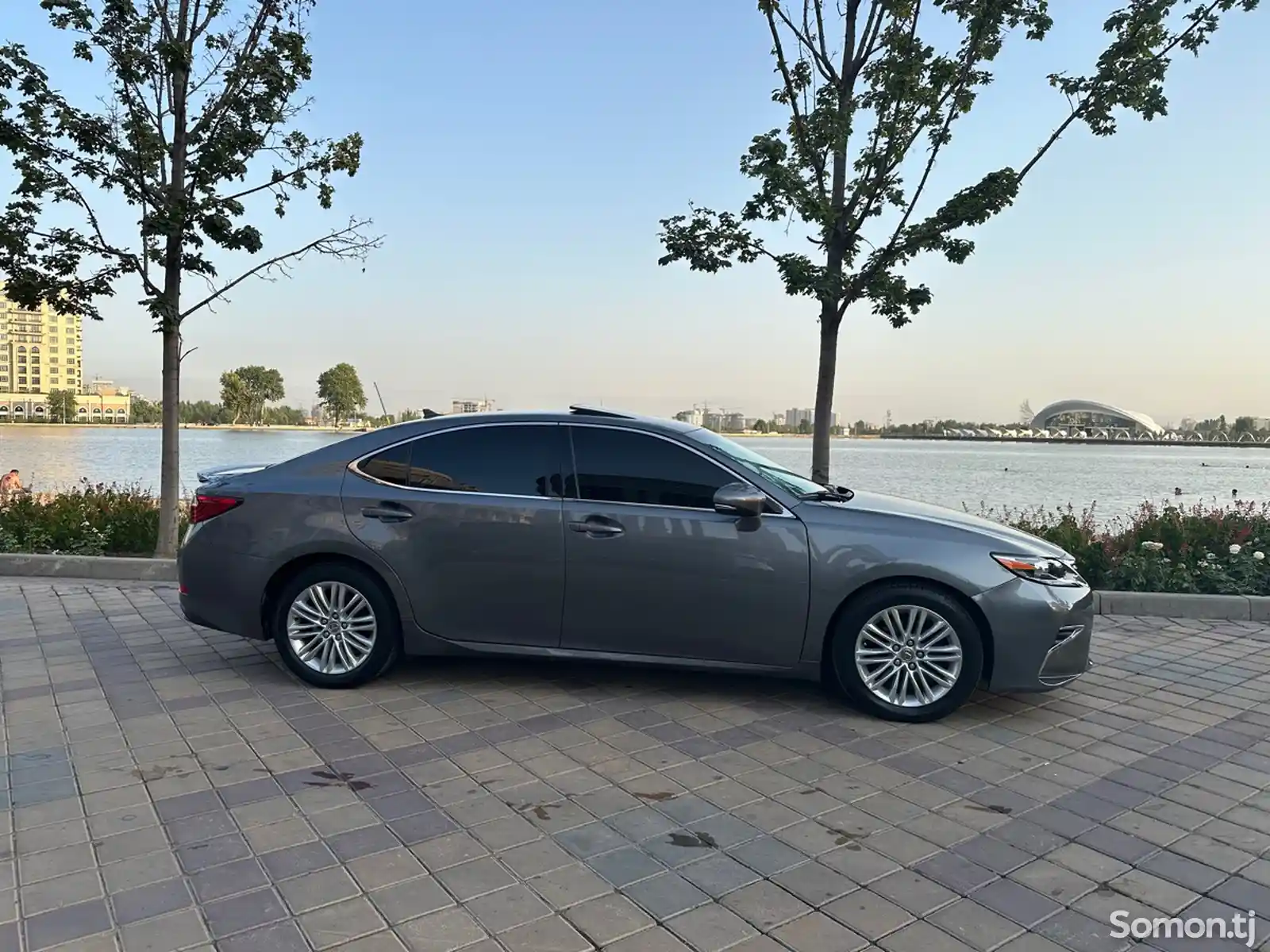 Lexus ES series, 2013-2