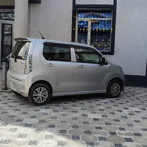 Toyota Vitz, 2014