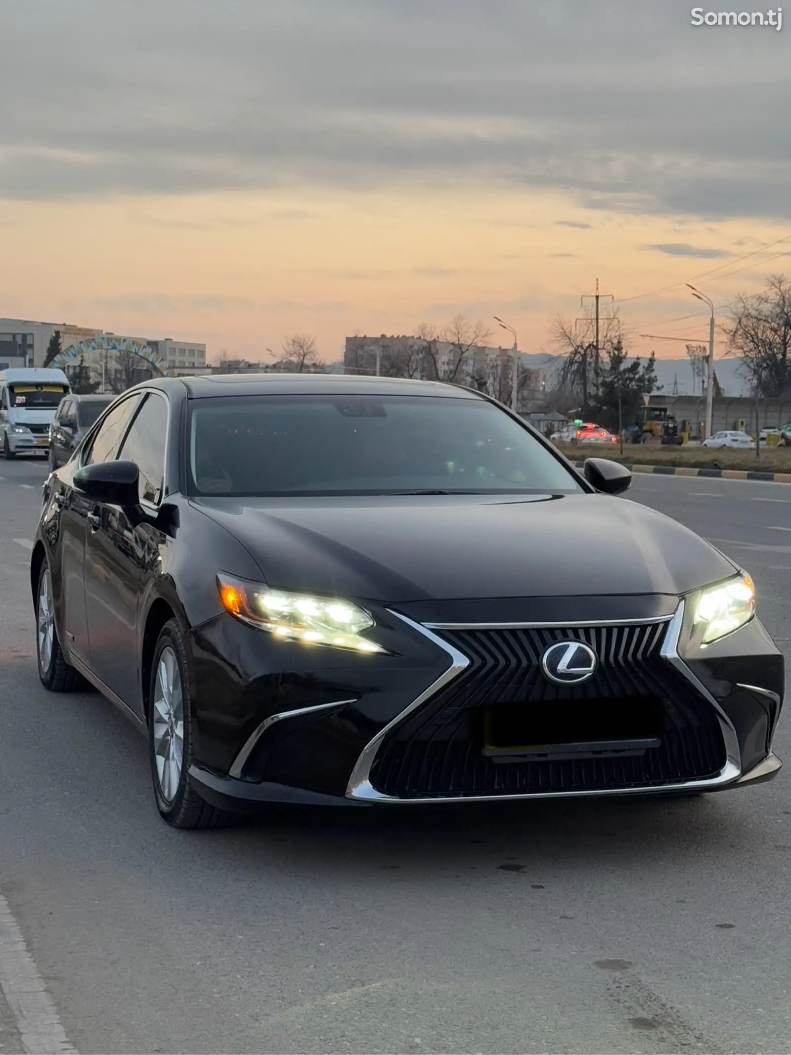 Lexus ES series, 2013-1