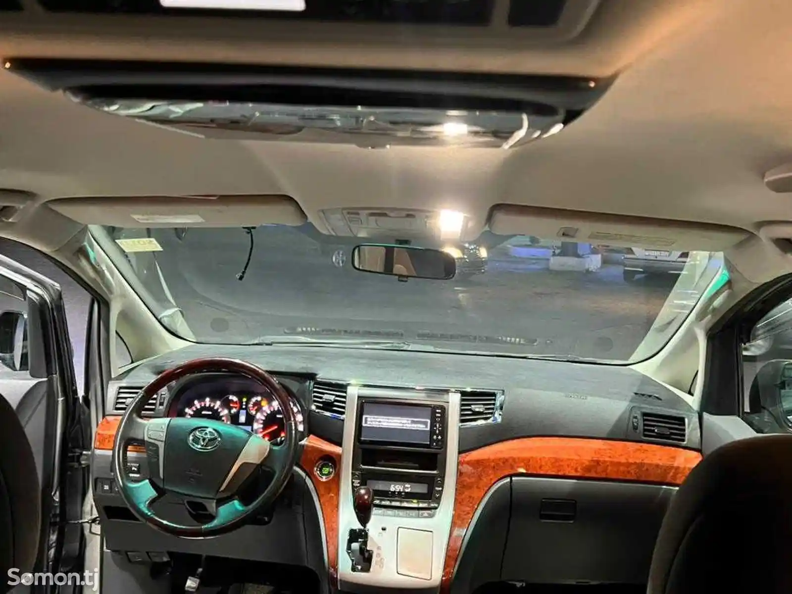 Toyota Alphard, 2014-3