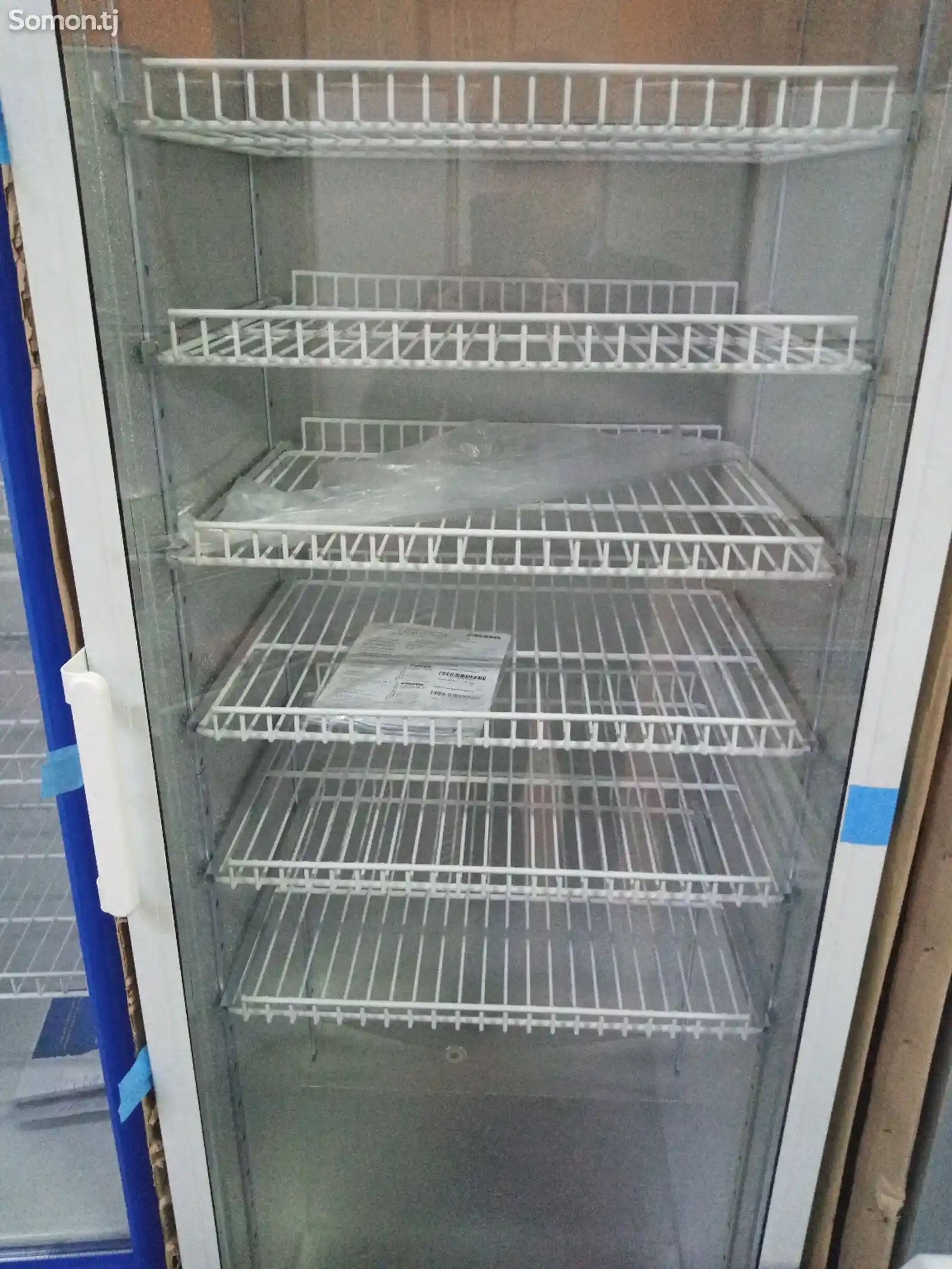 Витринный холодильник 195/60см объём литр 376-2