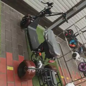 Трёхколёсный скутер
