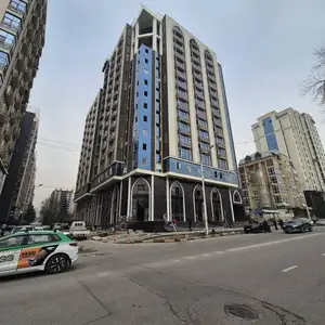 3-комн. квартира, 13 этаж, 112 м², Центр, Ашан