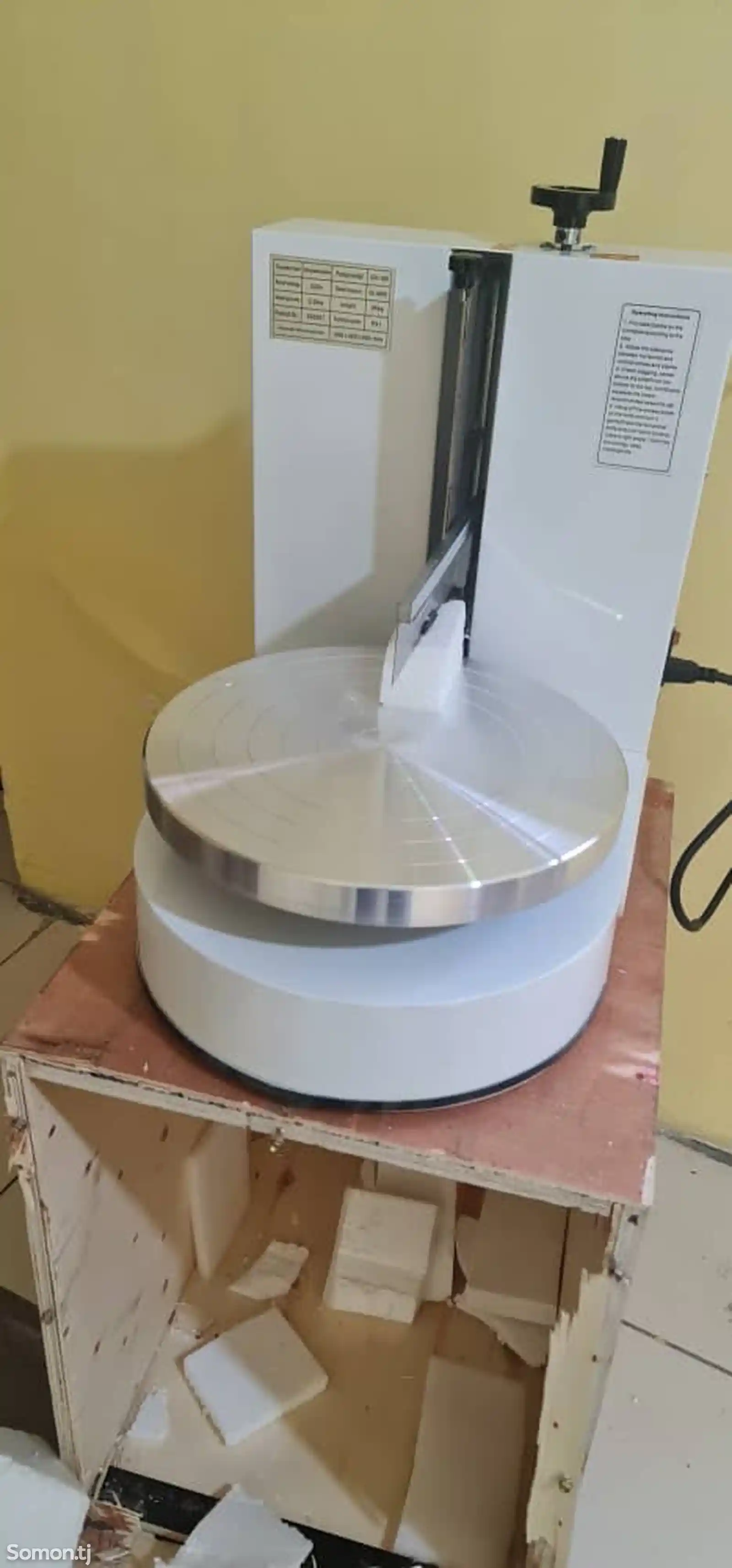 Аппарат для нанесения крема на торт-2