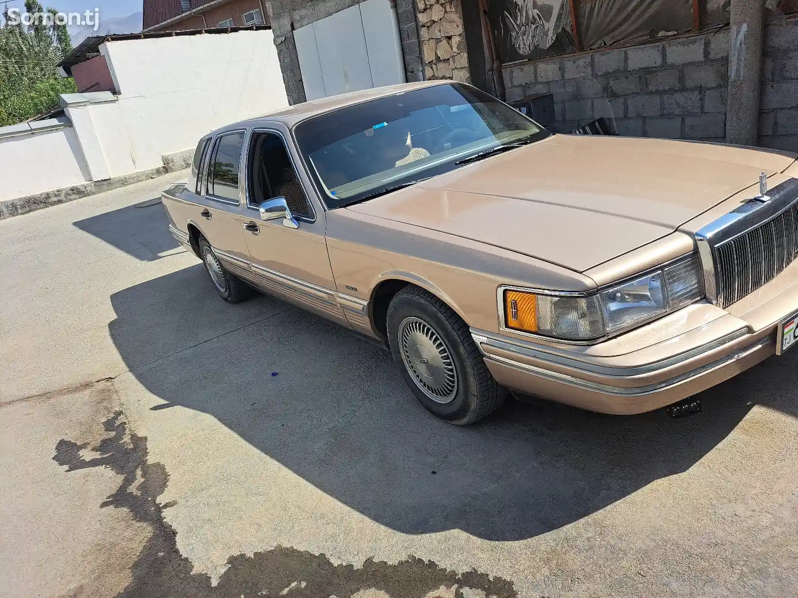 Lincoln Town Car, 1992-2