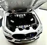 Металлическая машина BMW M8-6