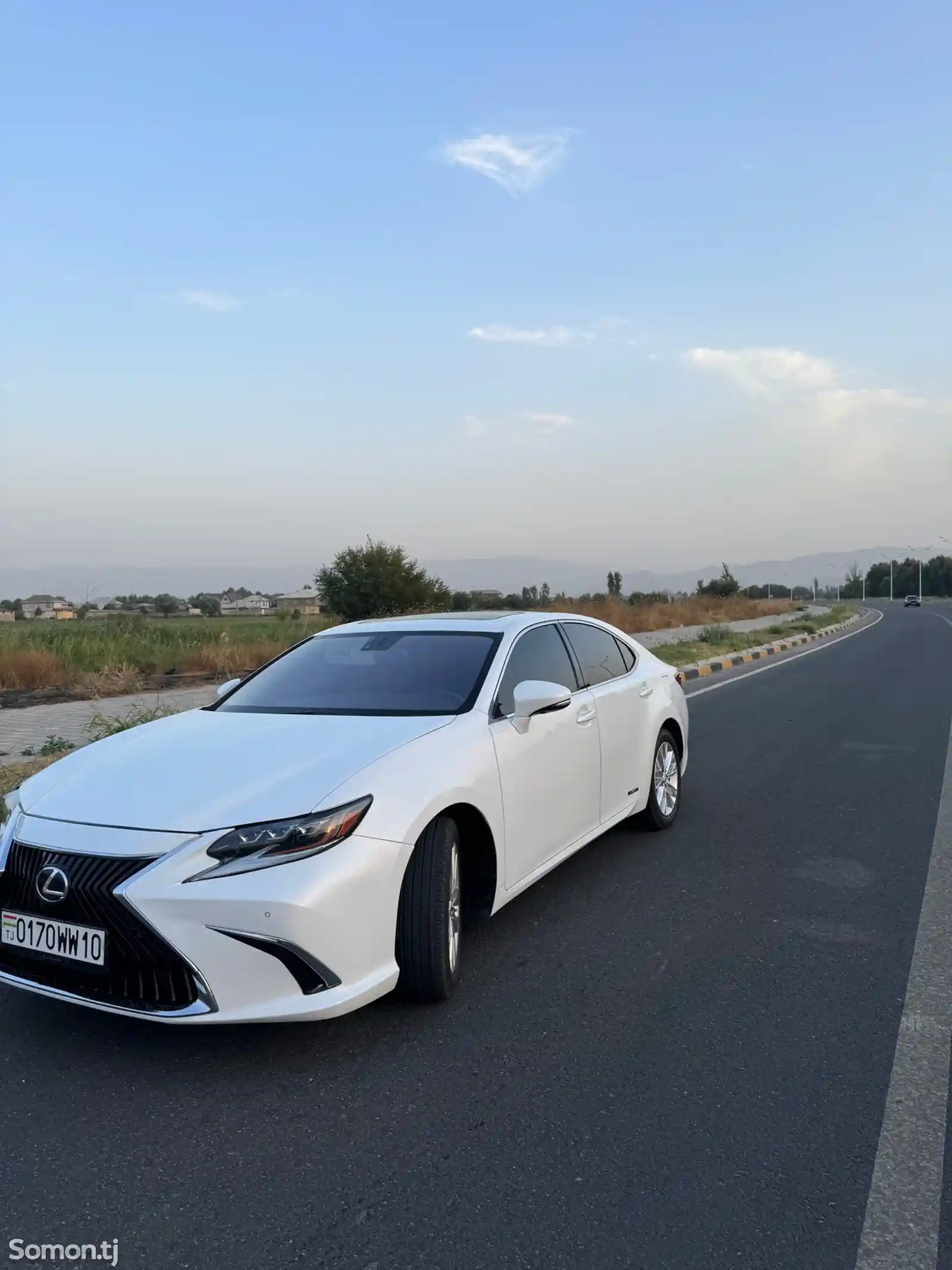 Lexus ES series, 2015-2