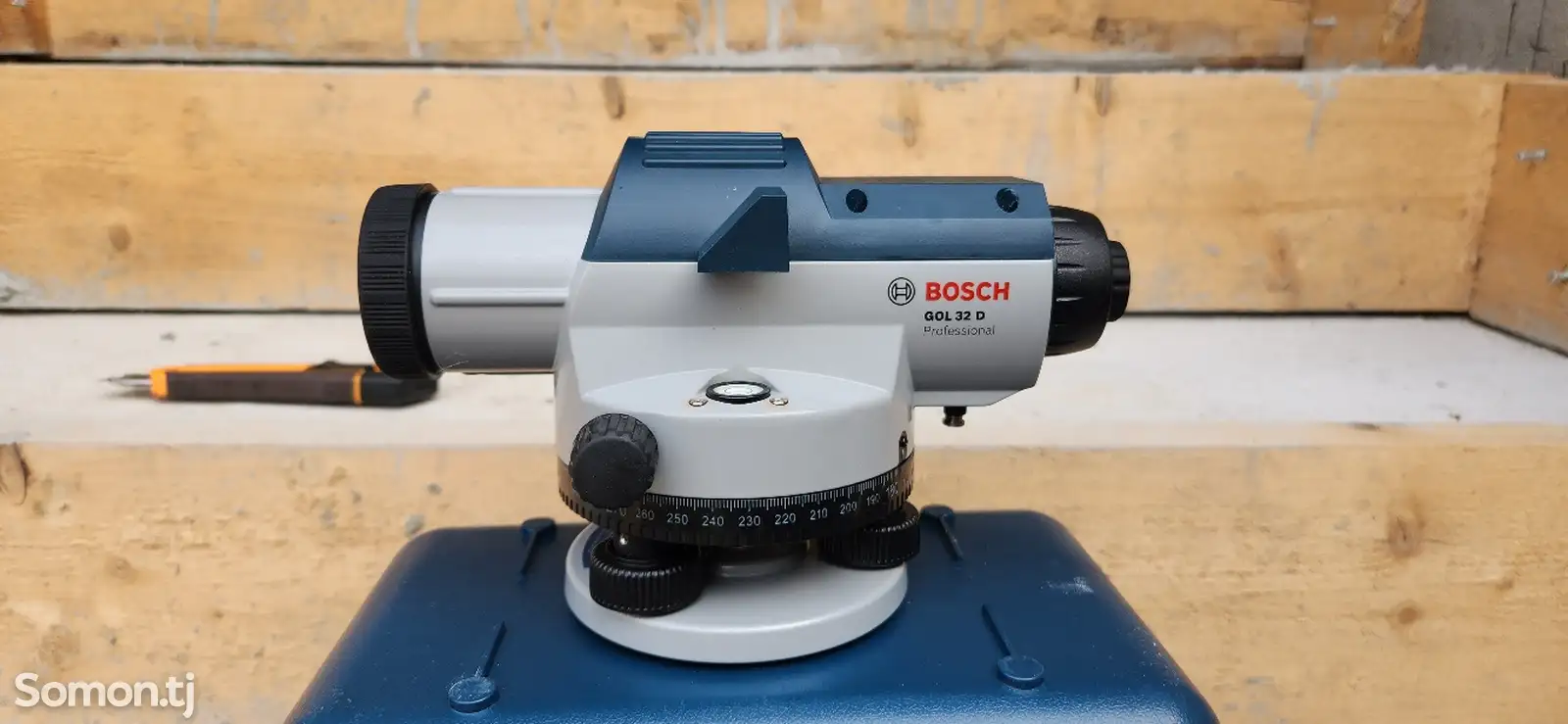 Нивелир Bosch-1