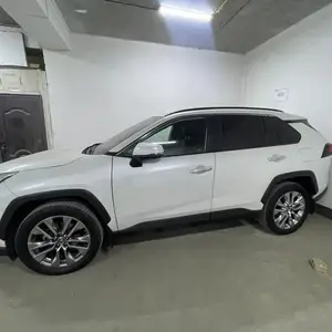 Toyota RAV 4, 2020