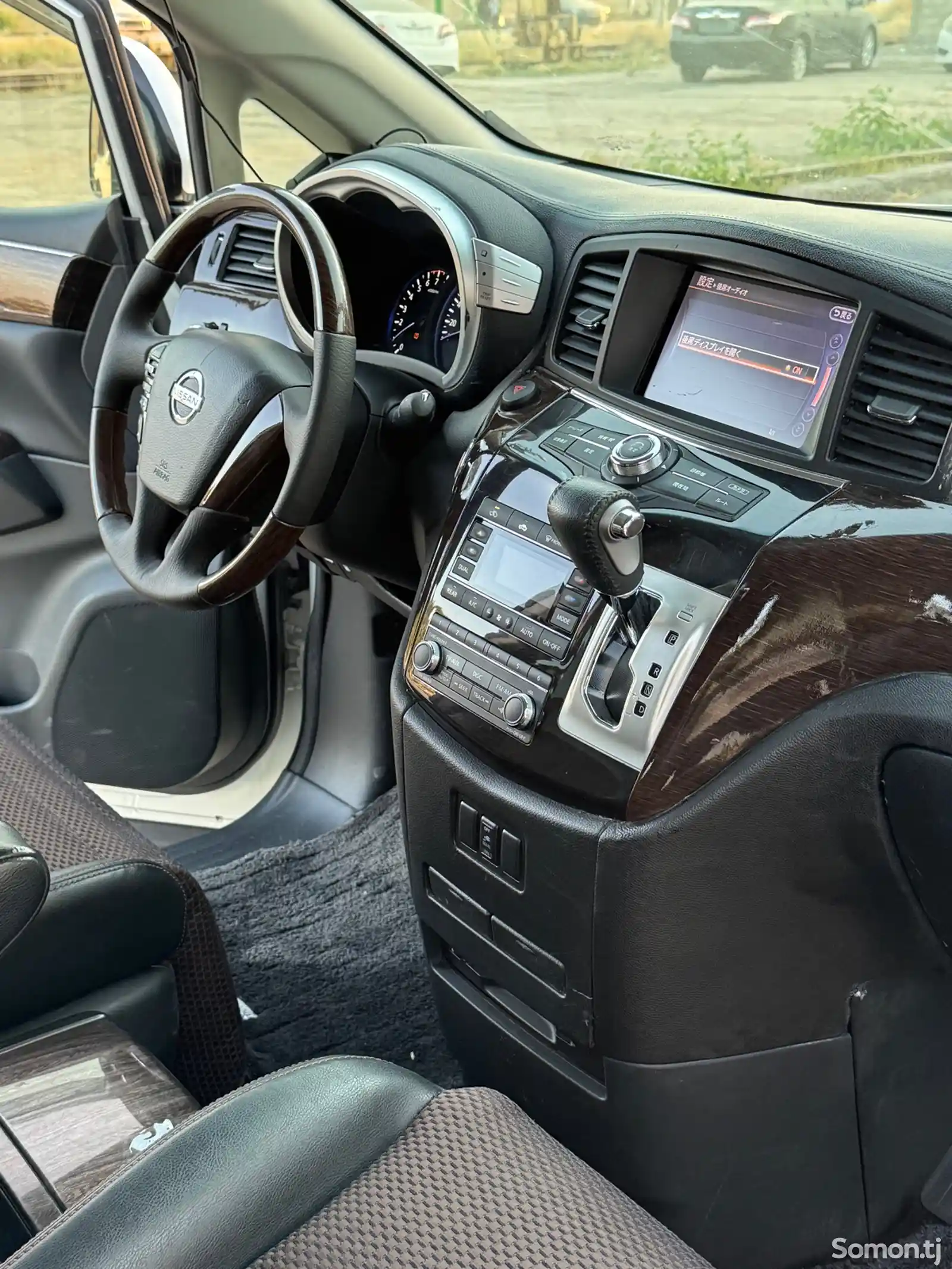 Nissan Elgrand, 2014-8