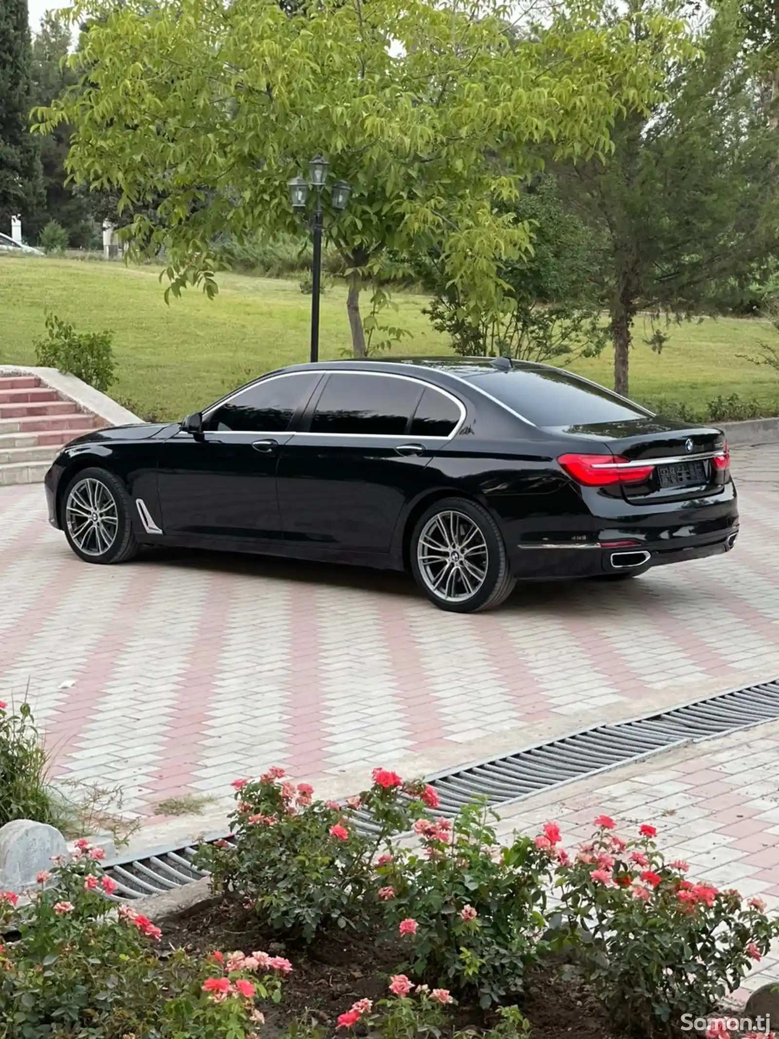 BMW 7 series, 2010-5