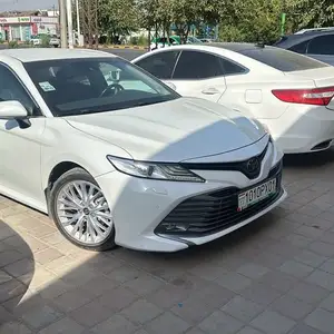 Toyota Camry, 2018