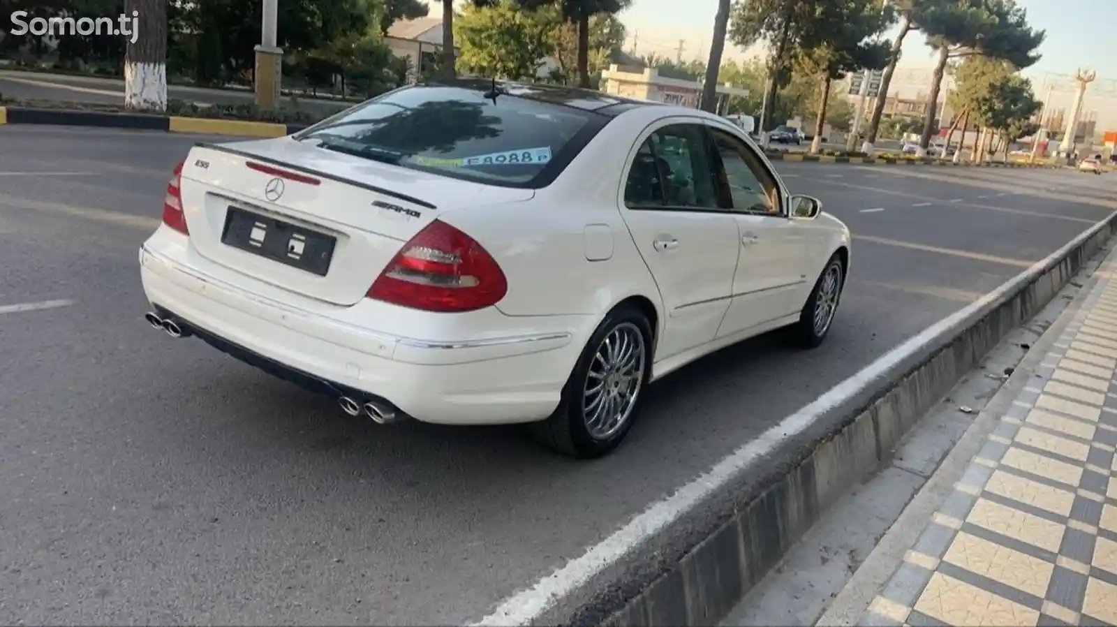 Mercedes-Benz E class, 2002-3