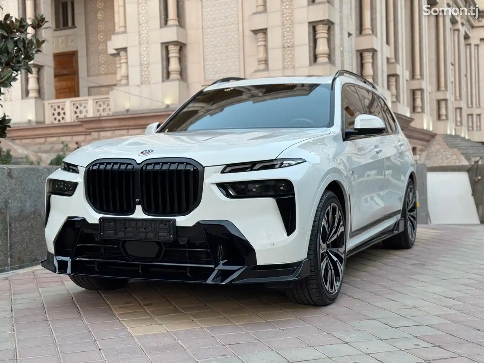 BMW X7, 2023-4