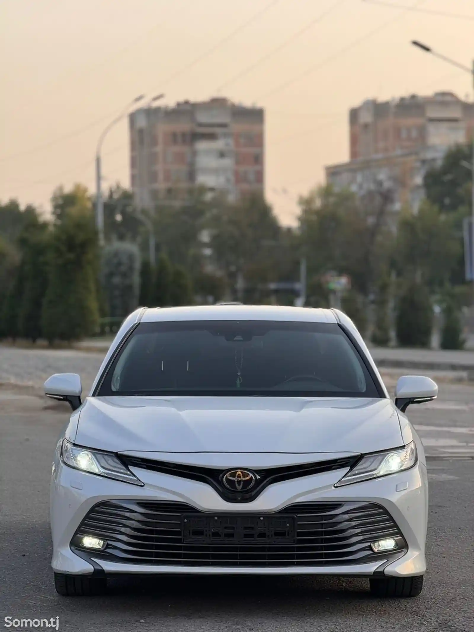 Toyota Camry, 2020-1