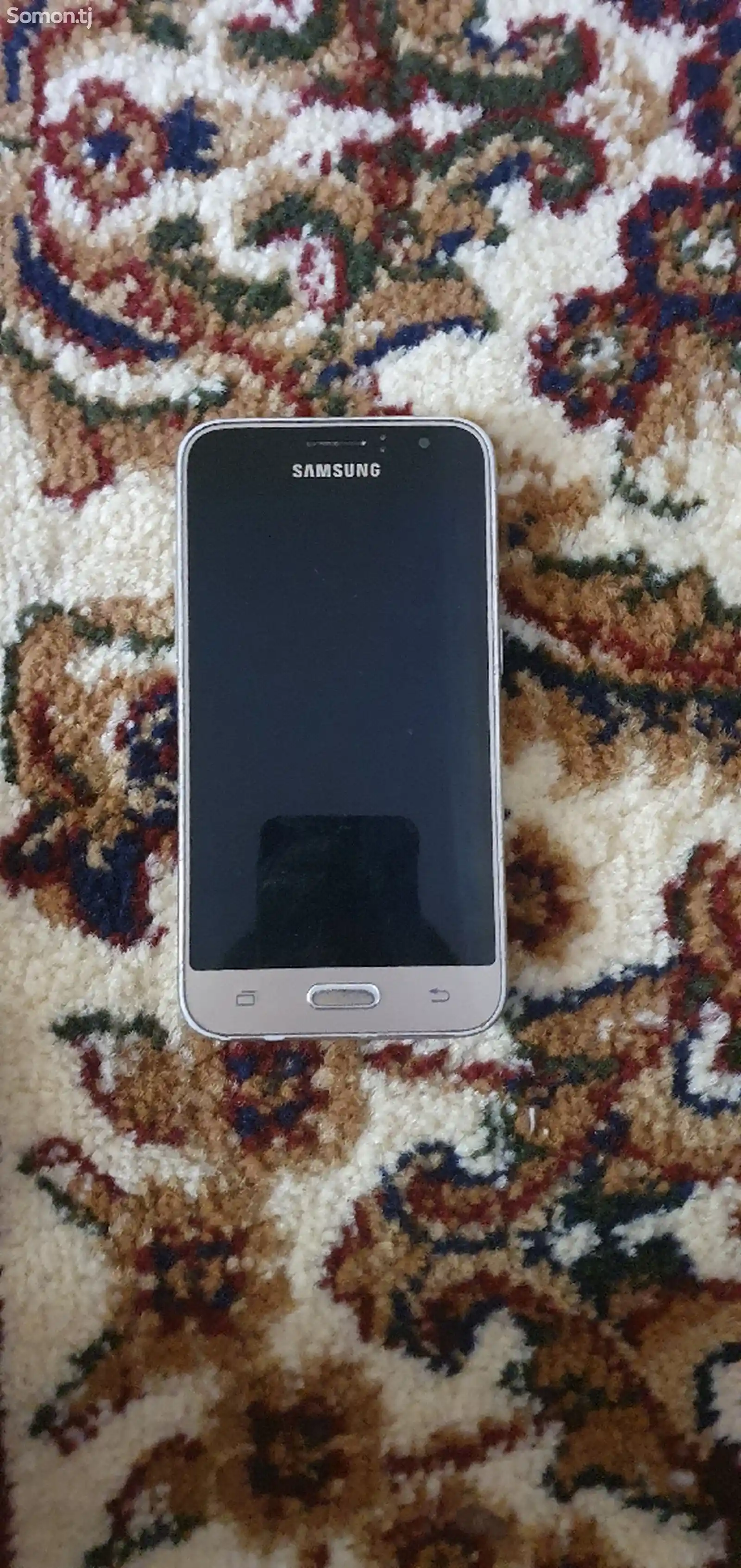 Samsung Galaxy J1 6-1