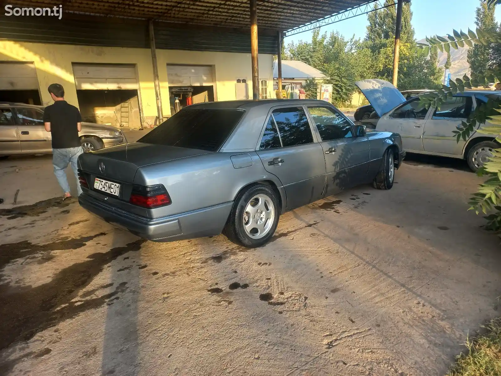 Mercedes-Benz W124, 1990-1