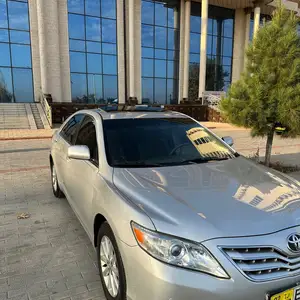 Toyota Camry, 2010