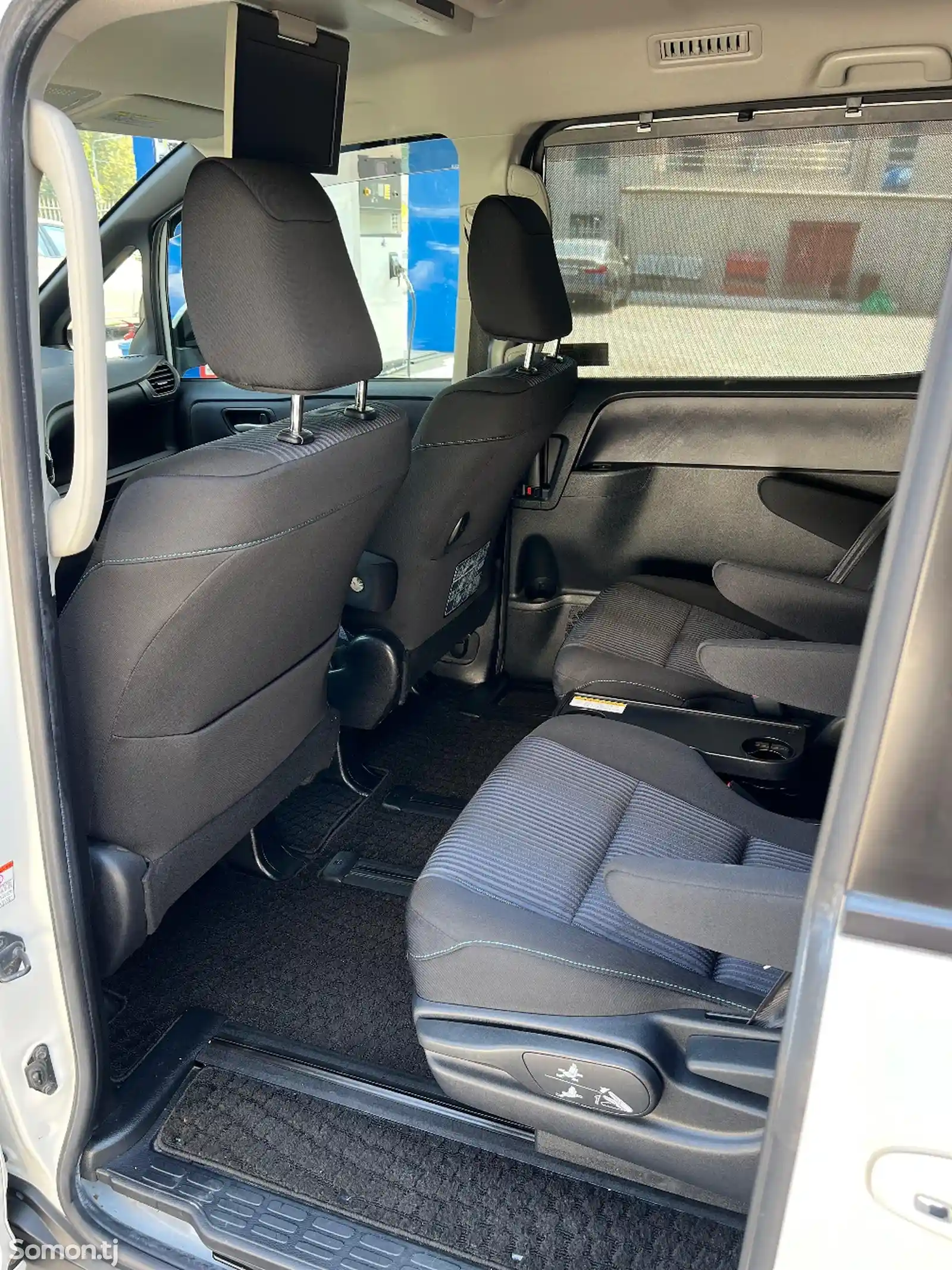 Toyota Noah, 2014-9