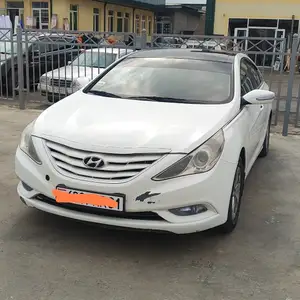 Hyundai Sonata, 2011