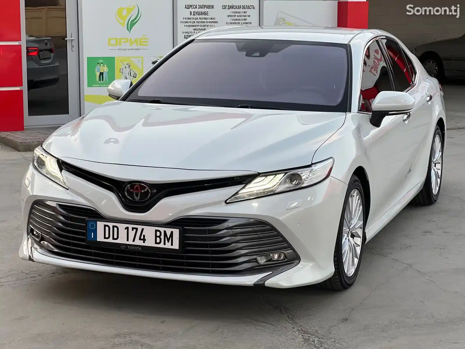 Toyota Camry, 2019-1