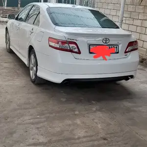 Toyota Camry, 2010