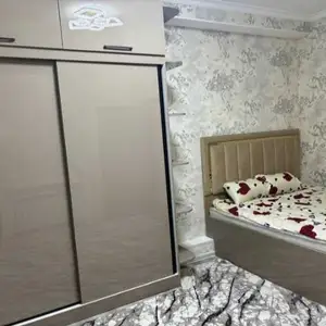 2-комн. квартира, 6 этаж, 60м², пеши Госницаи Фирдавси, Роддоми 2