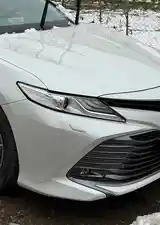 Бампер передний на Toyota Camry 2019-2