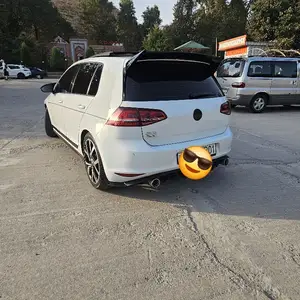 Volkswagen Golf, 2015