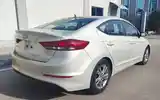 Hyundai Elantra, 2017-5