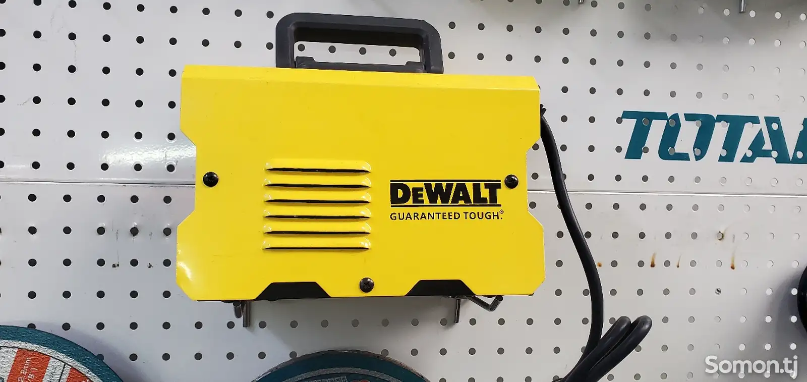 Сварочный аппарат DeWalt 300 Ампер-1