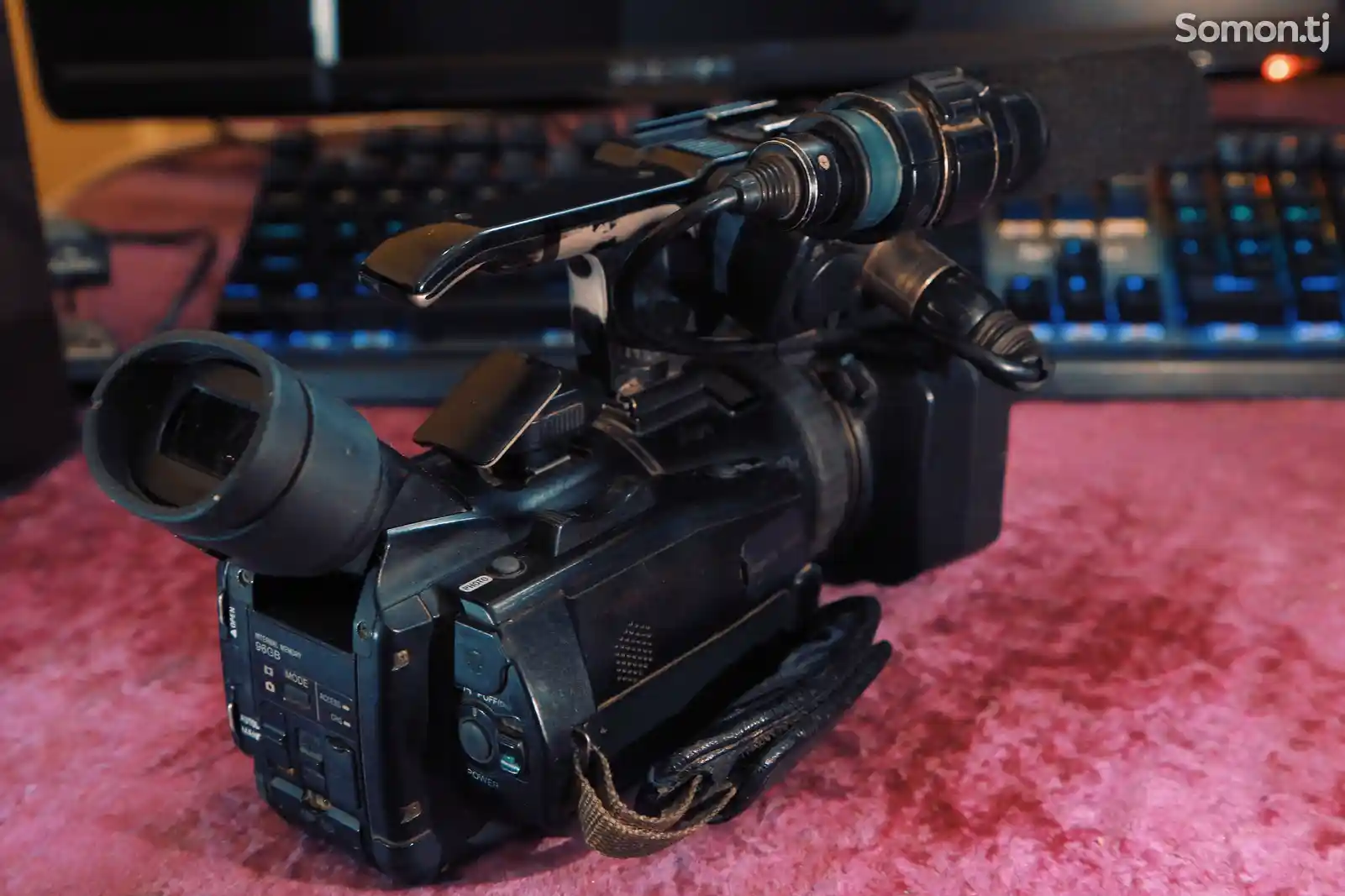 Видеокамера Sony NX70P-1