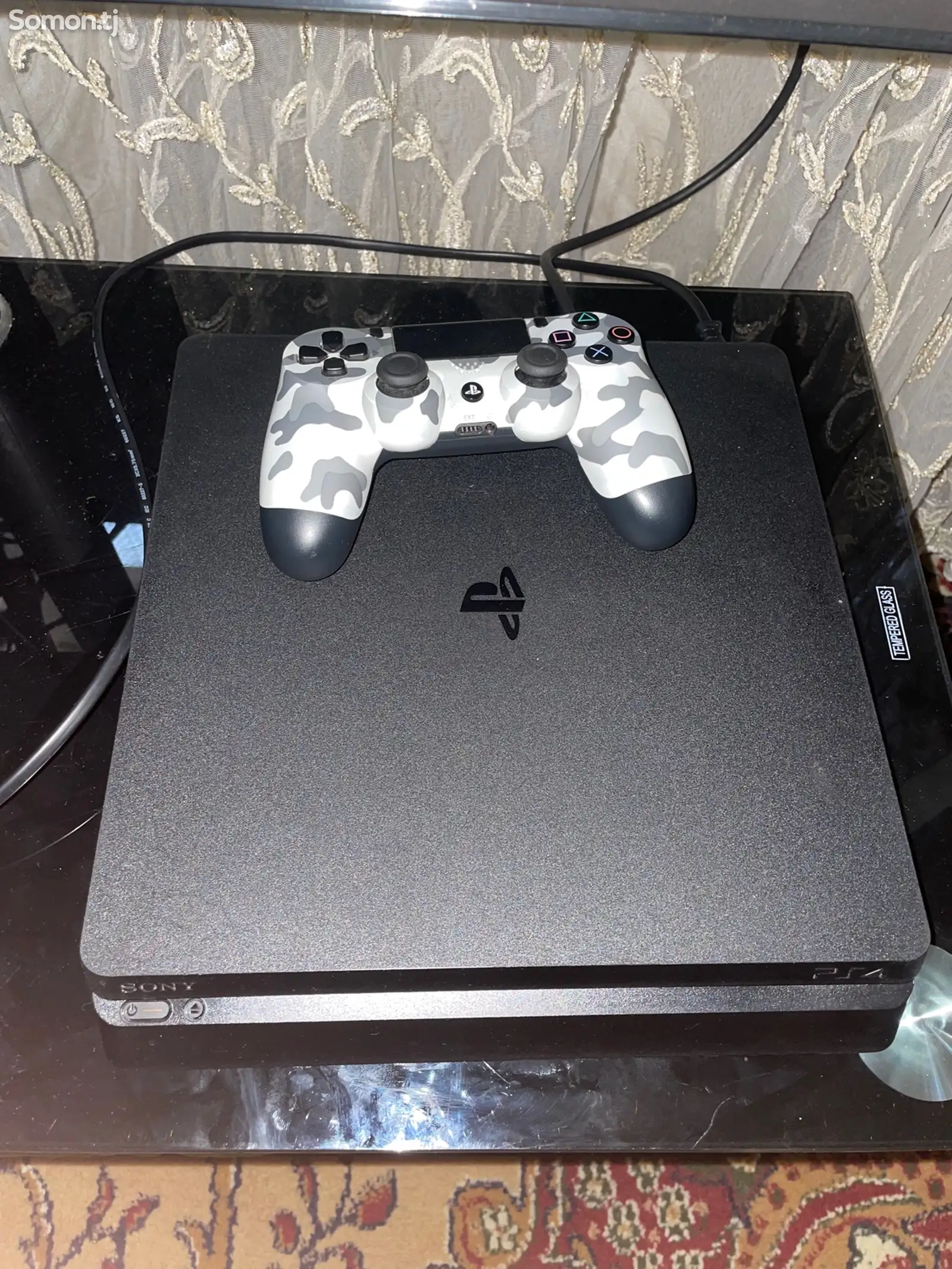 Игровая приставка Sony PlayStation 4 slim-1