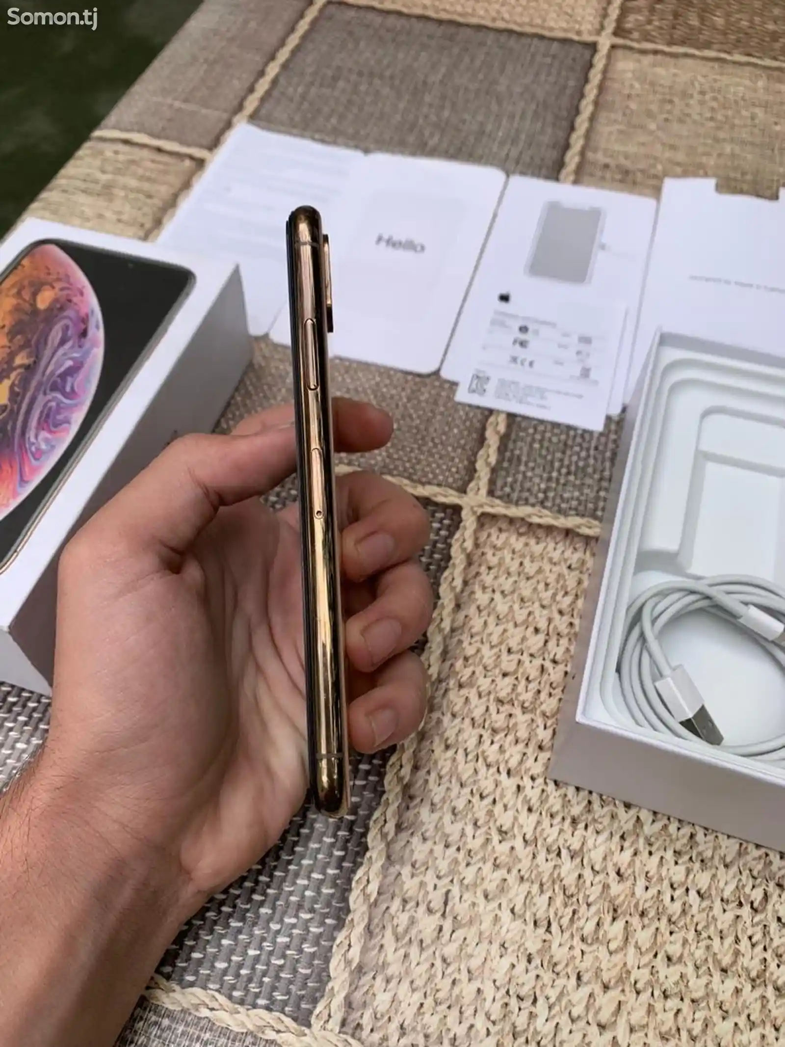 Apple iPhone Xs, 64 gb, Gold-3