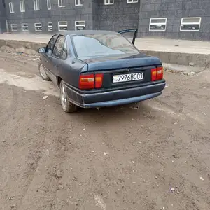 Opel Vectra A, 1990