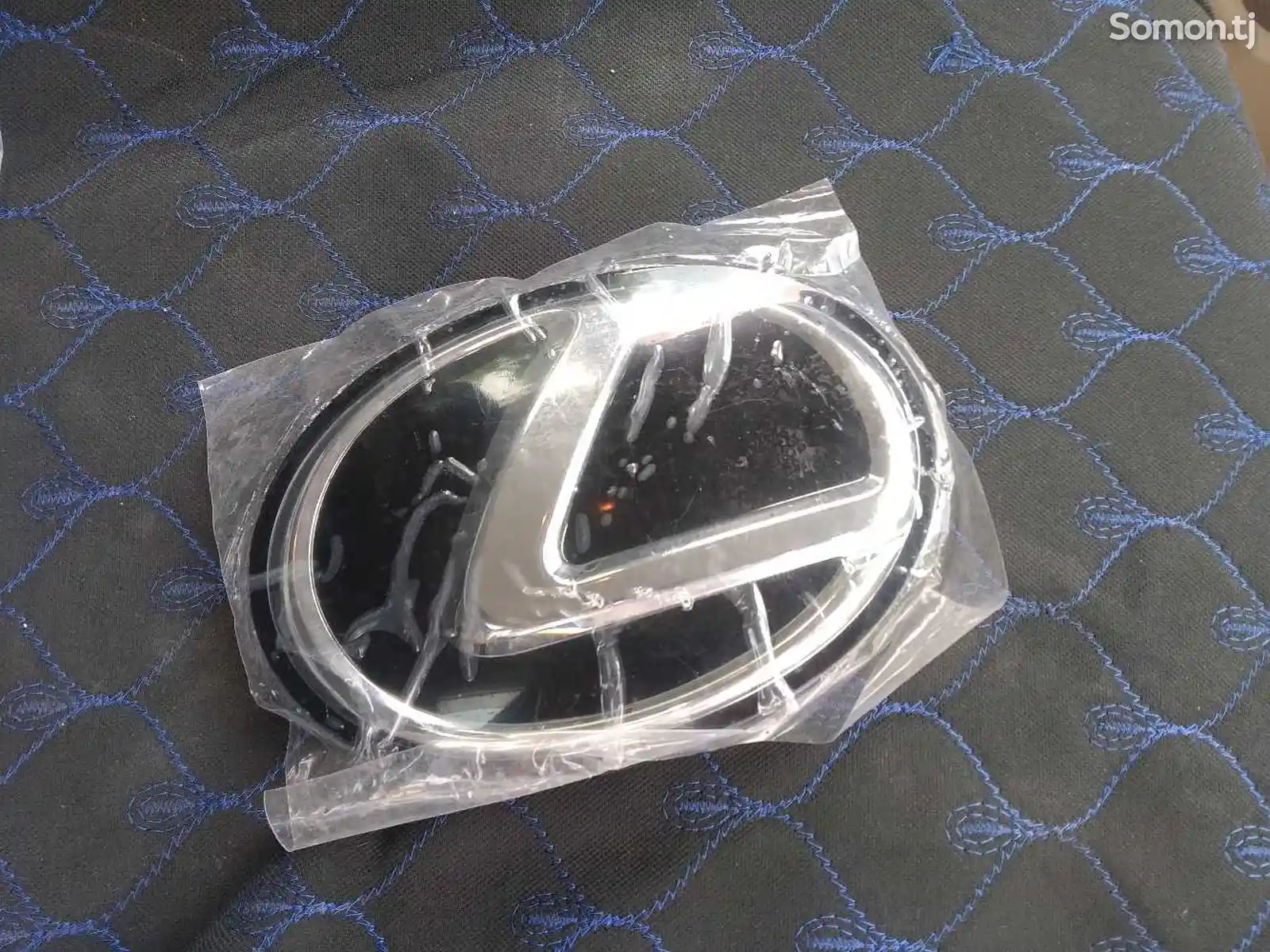 Передний стеклянный знак Lexus