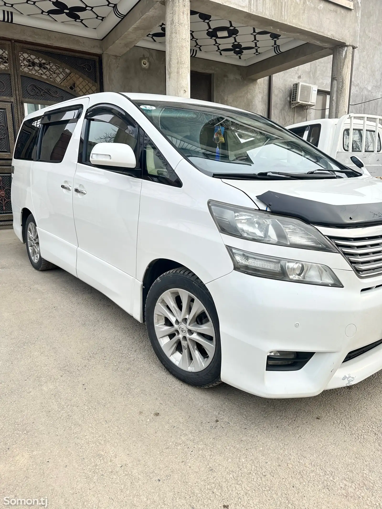 Toyota Vellfire, 2009-1