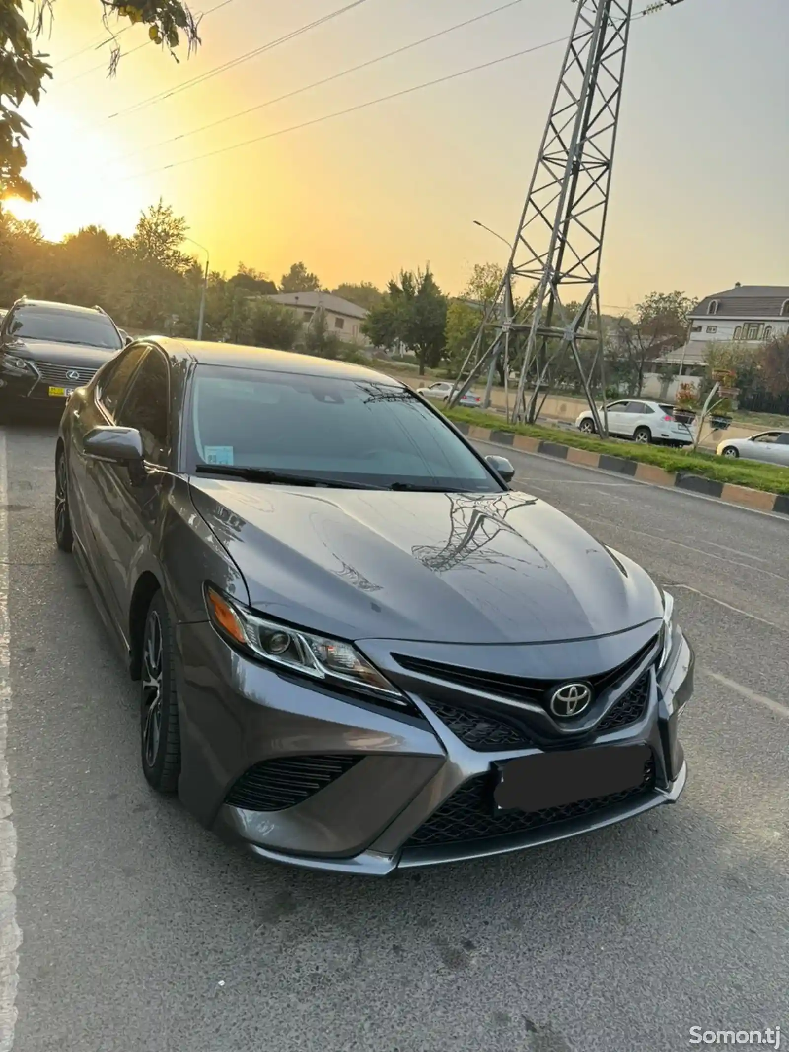 Toyota Camry, 2018-1