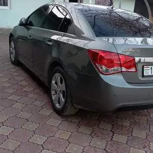 Chevrolet Cruze, 2010