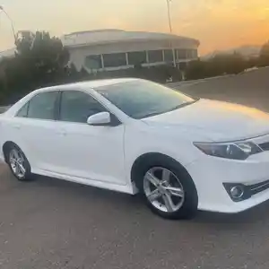 Toyota Camry, 2013